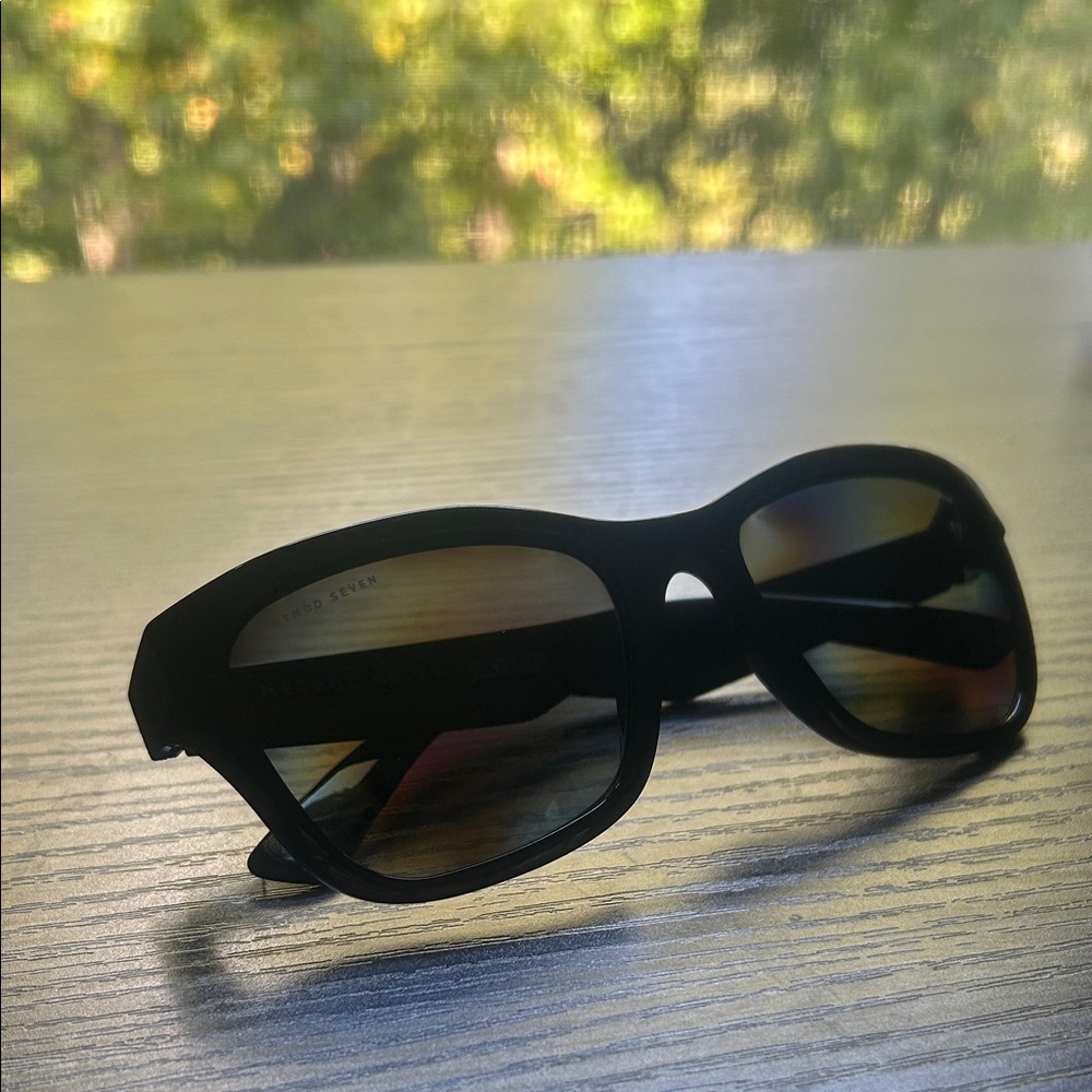 Method Seven Stylish Black Sunglasses
